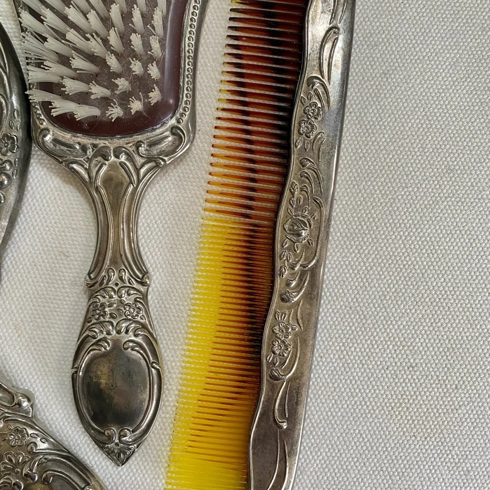 Vtg 3 Piece Vanity Set Art Nouveau Floral Mirror Brush Comb Heavy Silver Plate